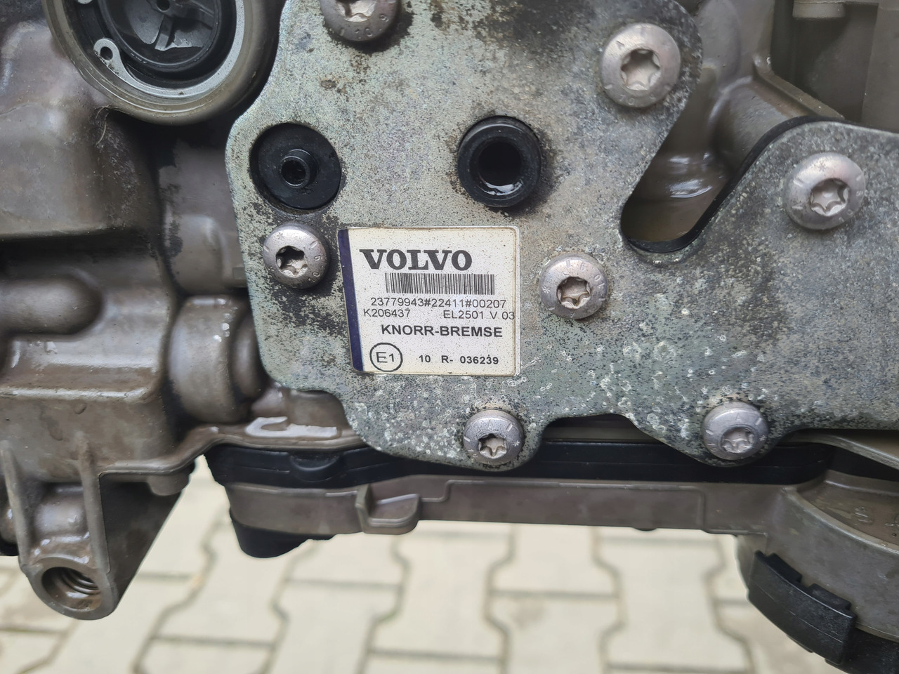 KNORR-BREMSE ZAWÓR OSUSZACZ POWIETRZA APM VOLVO FH 5 FM 5 EURO 6 - Peças de freio por Camião: foto 3 KNORR-BREMSE ZAWÓR OSUSZACZ POWIETRZA APM VOLVO FH 5 FM 5 EURO 6 - Peças de freio por Camião: foto 3
