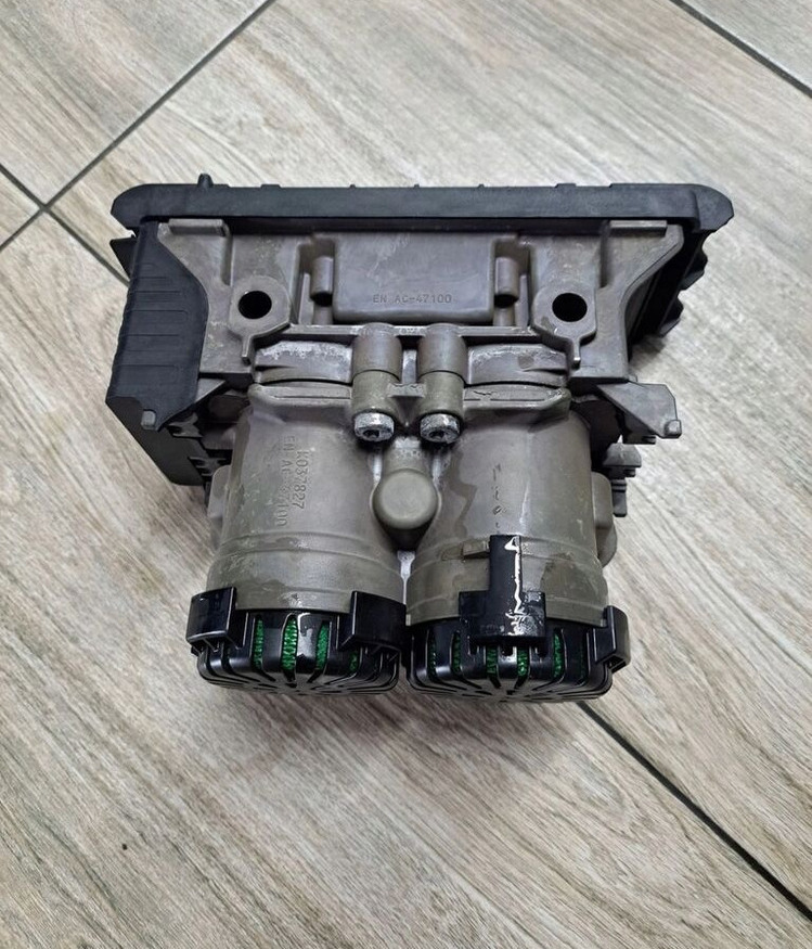 KNORR-BREMSE ZAWÓR PNEUMATYCZNY MODULATOR EBS TYLNY TYŁ FORD F-MAX CARGO EURO 6 - Válvula de freio por Camião: foto 2 KNORR-BREMSE ZAWÓR PNEUMATYCZNY MODULATOR EBS TYLNY TYŁ FORD F-MAX CARGO EURO 6 - Válvula de freio por Camião: foto 2