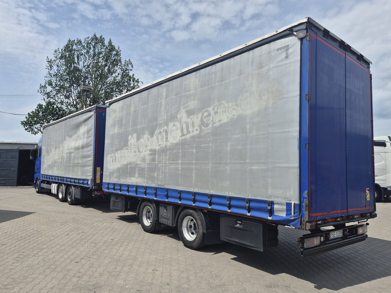 MAN tgx 24,500 - Camião de lona: foto 4 MAN tgx 24,500 - Camião de lona: foto 4