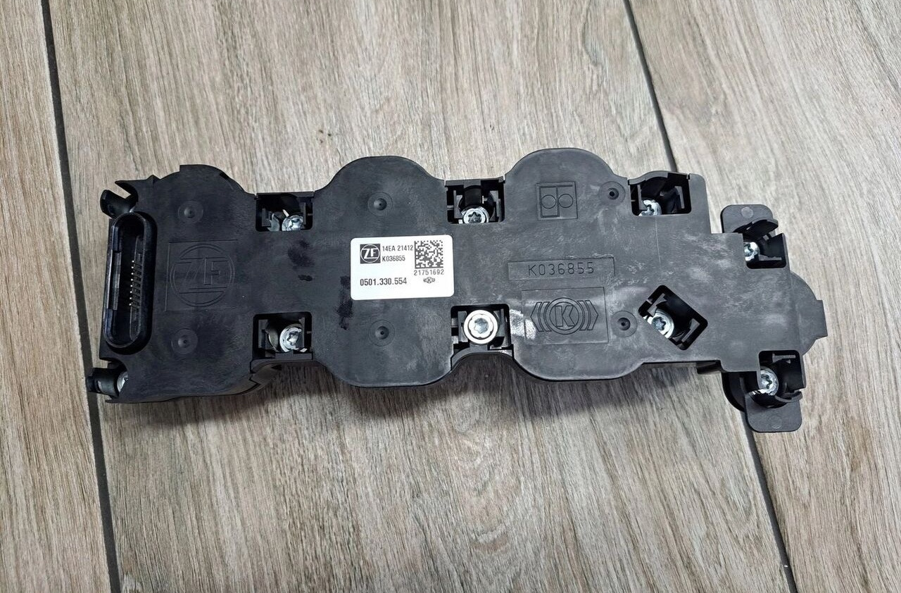 MODUŁ BLOK ELEKTRONIKA WYBIERAKA SKRZYNI BIEGÓW ZF TRAXON 0501.330.554 ZF TRAXON - Transmissão por Camião: foto 3 MODUŁ BLOK ELEKTRONIKA WYBIERAKA SKRZYNI BIEGÓW ZF TRAXON 0501.330.554 ZF TRAXON - Transmissão por Camião: foto 3