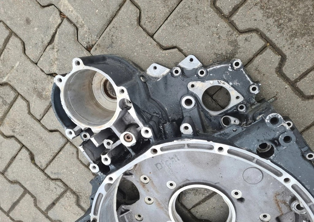OBUDOWA SPRZĘGŁA KOŁA ZAMACHOWEGO VOLVO FL FE D7 RENAULT PREMIUM MIDLUM DXI 04905439 1445758 - Embreagem e peças: foto 4 OBUDOWA SPRZĘGŁA KOŁA ZAMACHOWEGO VOLVO FL FE D7 RENAULT PREMIUM MIDLUM DXI 04905439 1445758 - Embreagem e peças: foto 4