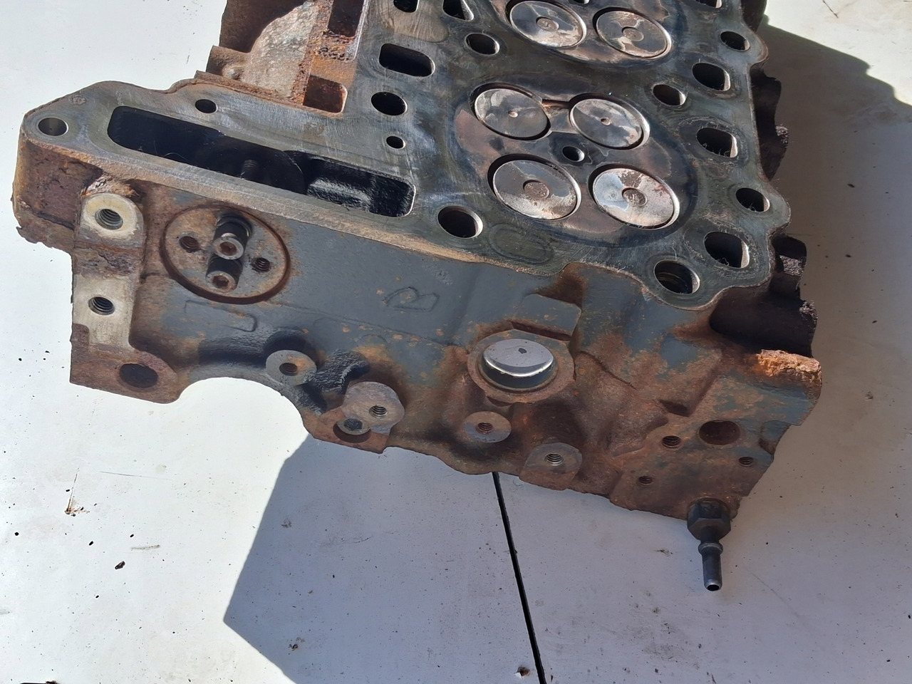 RENAULT GŁOWICA SILNIKA RENAULT GAMA D DTI 5 VOLVO FL D5K EURO 6 - Cabeça do motor por Camião: foto 4 RENAULT GŁOWICA SILNIKA RENAULT GAMA D DTI 5 VOLVO FL D5K EURO 6 - Cabeça do motor por Camião: foto 4