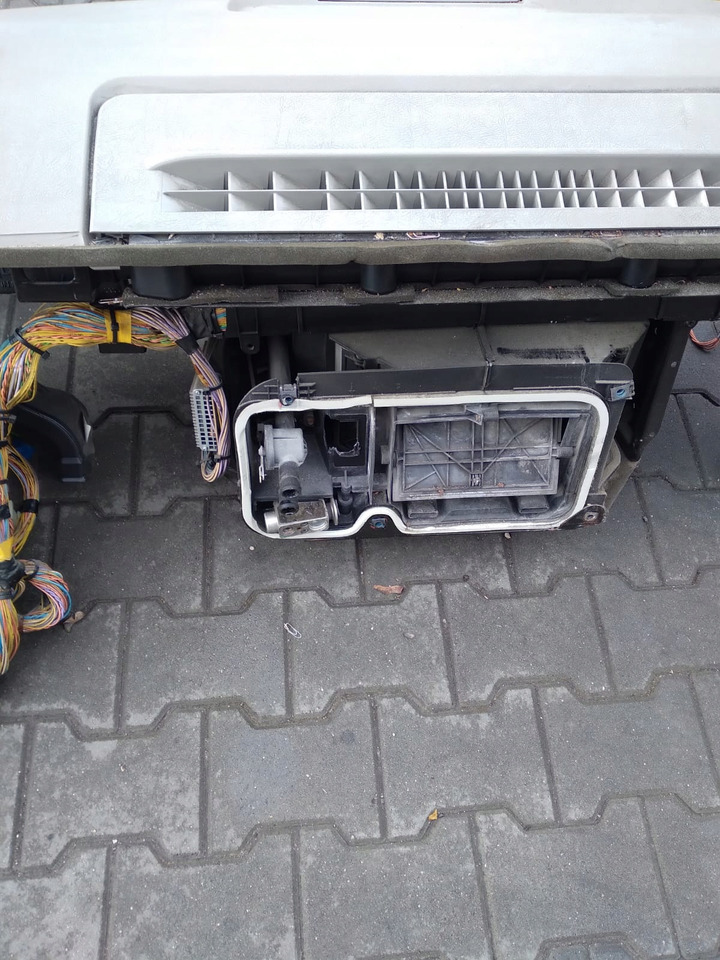 RENAULT KONSOLA DESKA ROZDZIELCZA PRZEKŁADKA ANGLIKA RENAULT LANDER KERAX MIDLUM - Painel de instrumentos por Camião: foto 2 RENAULT KONSOLA DESKA ROZDZIELCZA PRZEKŁADKA ANGLIKA RENAULT LANDER KERAX MIDLUM - Painel de instrumentos por Camião: foto 2