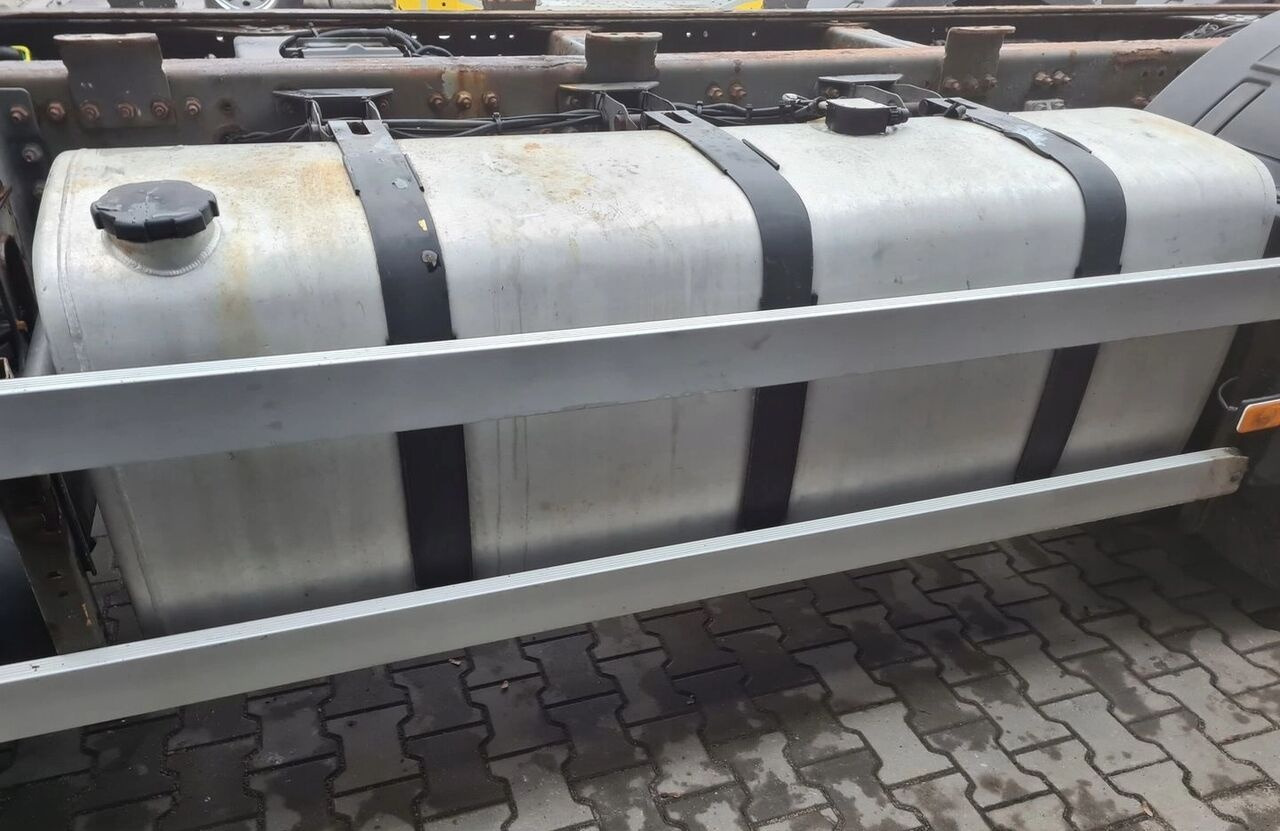 Renault PREMIUM MAGNUM DXI GAMA T VOLVO FH 13 4 180X70X70 1 Renault RENAULT PREMIUM MAGNUM DXI GAMA T VOLVO FH 13 4 - Tanque de combustível por Camião: foto 5 Renault PREMIUM MAGNUM DXI GAMA T VOLVO FH 13 4 180X70X70 1 Renault RENAULT PREMIUM MAGNUM DXI GAMA T VOLVO FH 13 4 - Tanque de combustível por Camião: foto 5