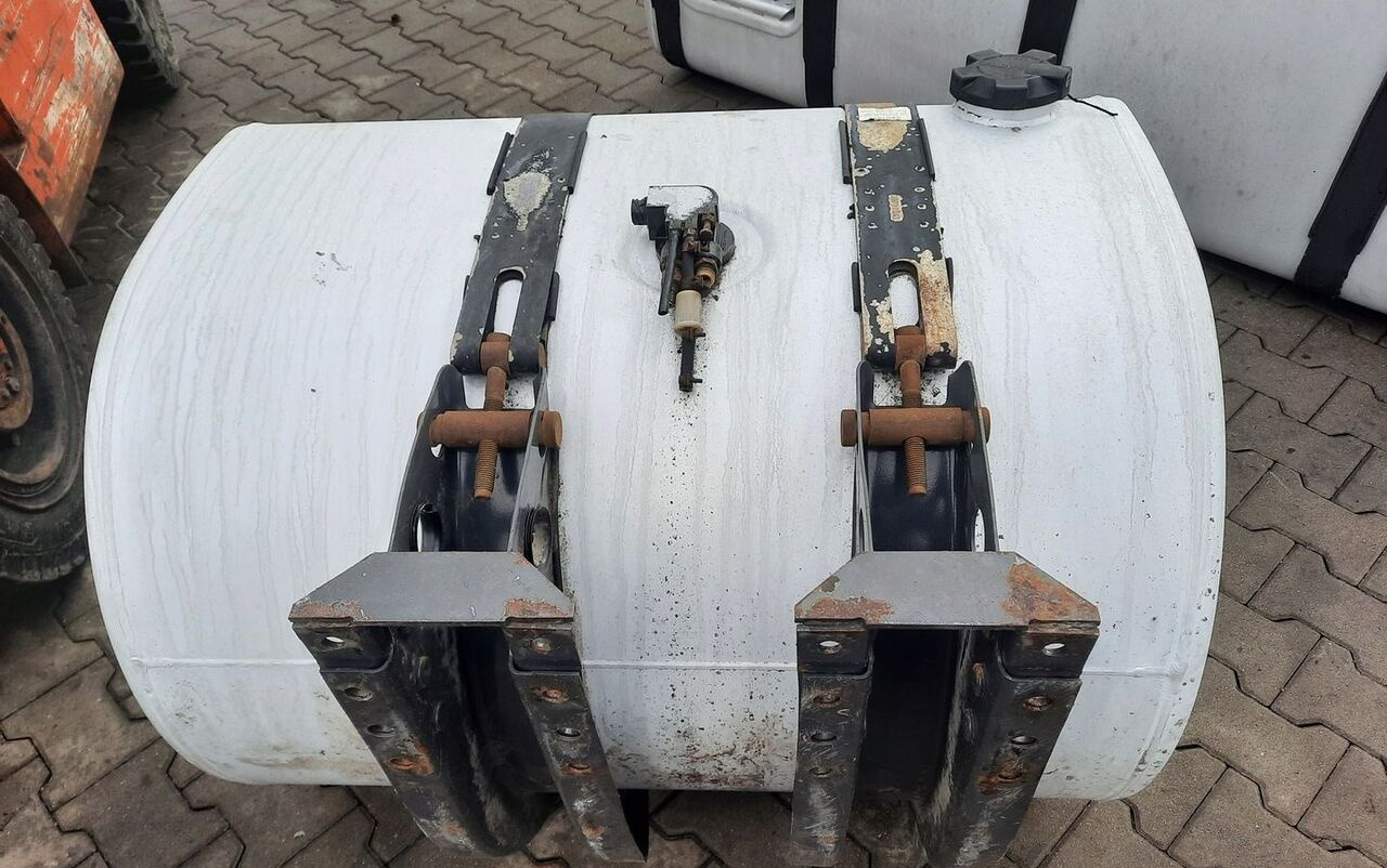 Renault ZBIORNIK PALIWA RENAULT GAMA RANGE T 100/70/70 20503505 - Tanque de combustível por Camião: foto 4 Renault ZBIORNIK PALIWA RENAULT GAMA RANGE T 100/70/70 20503505 - Tanque de combustível por Camião: foto 4