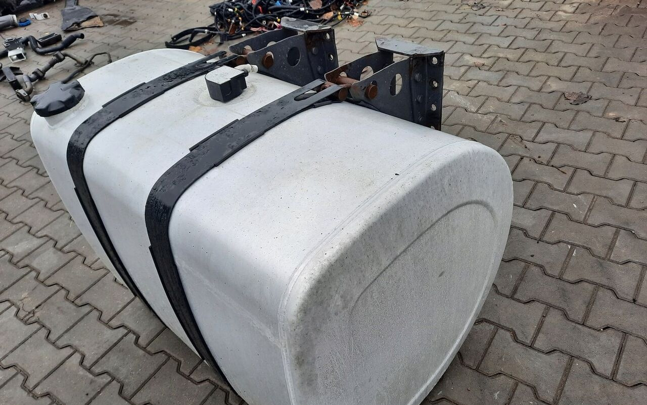 Renault ZBIORNIK PALIWA RENAULT GAMA RANGE T 100/70/70 21516447 - Tanque de combustível por Camião: foto 3 Renault ZBIORNIK PALIWA RENAULT GAMA RANGE T 100/70/70 21516447 - Tanque de combustível por Camião: foto 3
