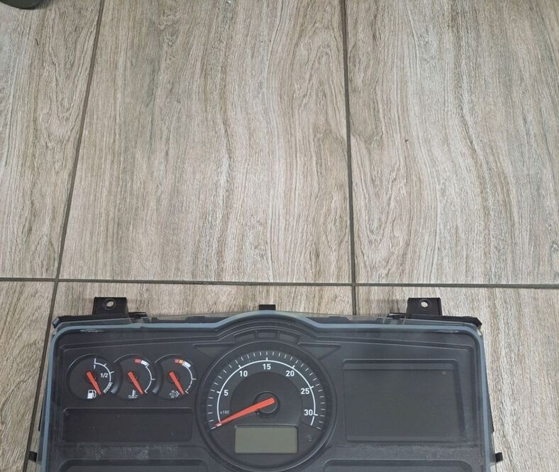 VDO ZEGARY LICZNIKI RENAULT GAMA MIDLUM D AUTOMAT 7421929649-01 - Painel de instrumentos por Camião: foto 1 VDO ZEGARY LICZNIKI RENAULT GAMA MIDLUM D AUTOMAT 7421929649-01 - Painel de instrumentos por Camião: foto 1