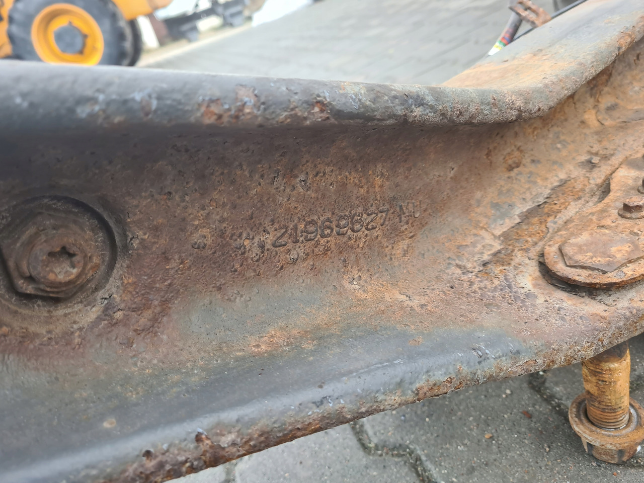 Eixo traseiro por Camião VOLVO BELKA OŚ TYŁ TYLNA WLECZONA ZWROTNICE FI 78 VOLVO FH 4 FM 4 FH 16 FH 5 FM 5: foto 6 Eixo traseiro por Camião VOLVO BELKA OŚ TYŁ TYLNA WLECZONA ZWROTNICE FI 78 VOLVO FH 4 FM 4 FH 16 FH 5 FM 5: foto 6