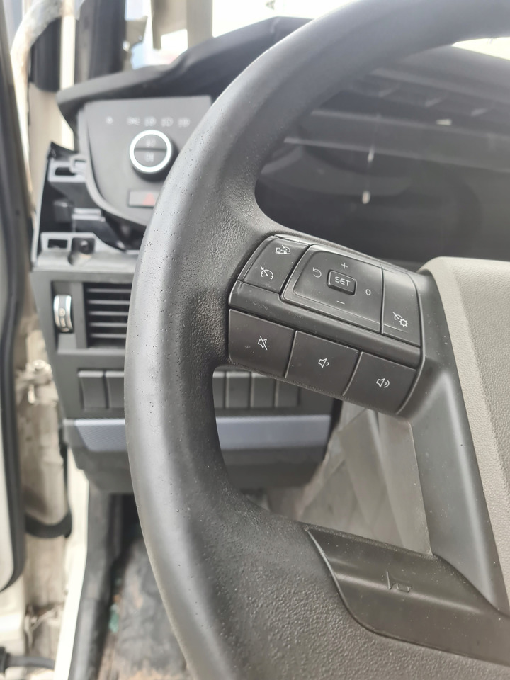 VOLVO KIEROWNICA WIELOFUNKCYJNA KOMPLETNA VOLVO FH 5 FM 5 FMX - Volante de direção por Camião: foto 3 VOLVO KIEROWNICA WIELOFUNKCYJNA KOMPLETNA VOLVO FH 5 FM 5 FMX - Volante de direção por Camião: foto 3