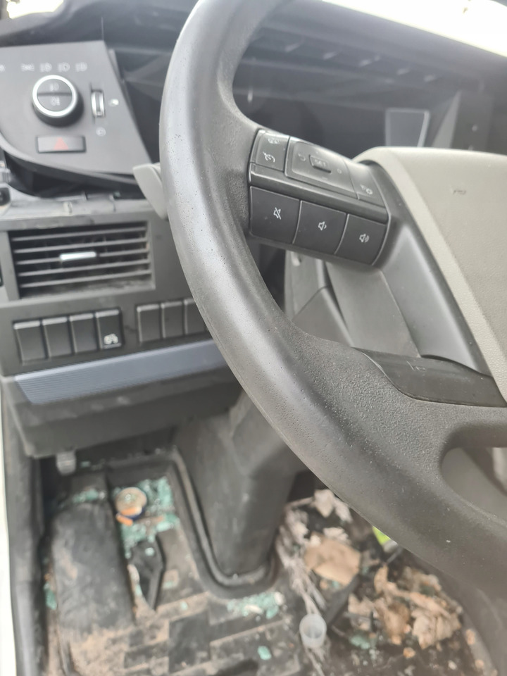 VOLVO KIEROWNICA WIELOFUNKCYJNA KOMPLETNA VOLVO FH 5 FM 5 FMX - Volante de direção por Camião: foto 5 VOLVO KIEROWNICA WIELOFUNKCYJNA KOMPLETNA VOLVO FH 5 FM 5 FMX - Volante de direção por Camião: foto 5