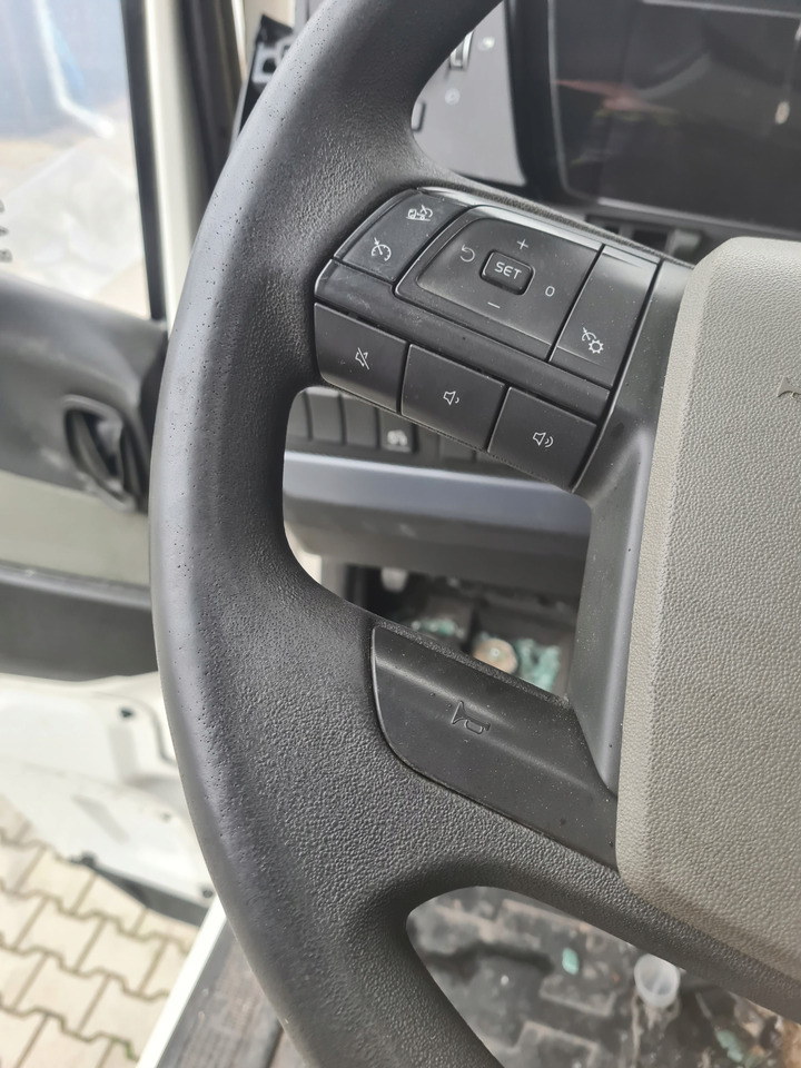 VOLVO KIEROWNICA WIELOFUNKCYJNA KOMPLETNA VOLVO FH 5 FM 5 FMX - Volante de direção por Camião: foto 2 VOLVO KIEROWNICA WIELOFUNKCYJNA KOMPLETNA VOLVO FH 5 FM 5 FMX - Volante de direção por Camião: foto 2