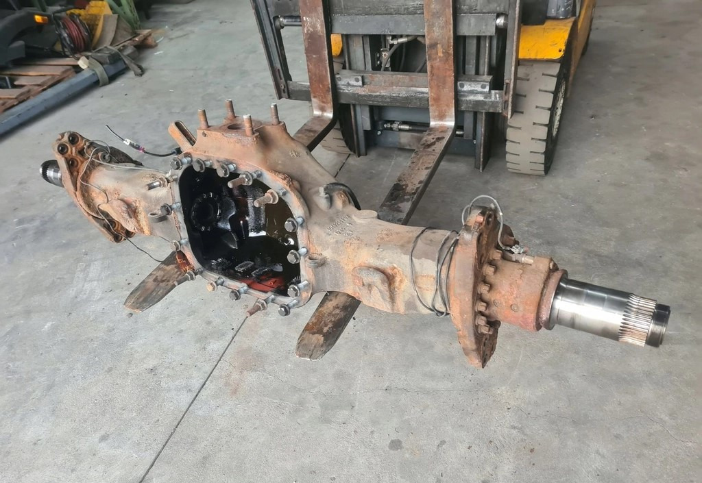 VOLVO OBUDOWA MOSTU POCHWA NA ZWOLNICY VOLVO FH 4 FM 4 FH 5 FM 5 6x4 8x4 4x2 - Eixo e peças por Camião: foto 4 VOLVO OBUDOWA MOSTU POCHWA NA ZWOLNICY VOLVO FH 4 FM 4 FH 5 FM 5 6x4 8x4 4x2 - Eixo e peças por Camião: foto 4