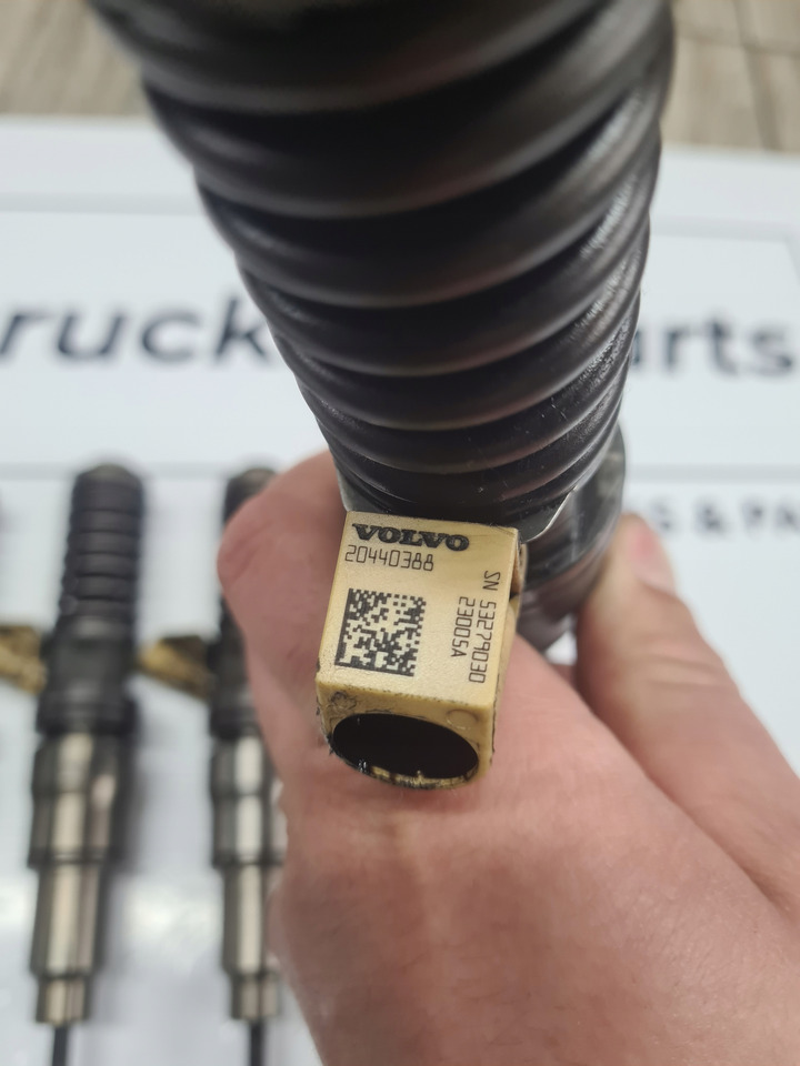 VOLVO POMPOWTRYSKIWACZE WTRYSKI RENAULT MAGNUM DXI 12 VOLVO FH FM 12 20440388 - Injector por Camião: foto 3 VOLVO POMPOWTRYSKIWACZE WTRYSKI RENAULT MAGNUM DXI 12 VOLVO FH FM 12 20440388 - Injector por Camião: foto 3