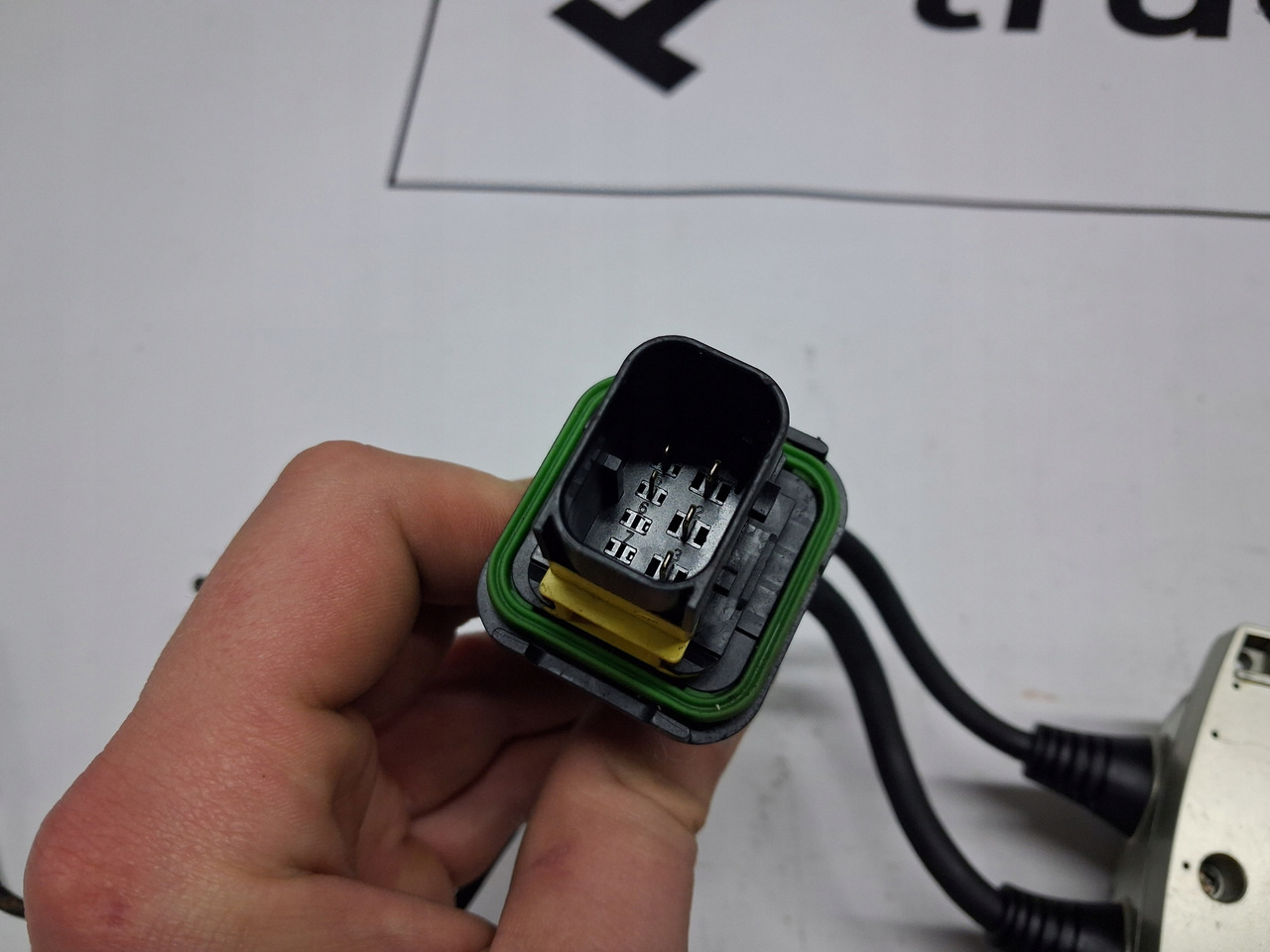 VOLVO PRZEKAŹNIK KONWERTER ŁADOWARKA PRZETWORNICA VOLVO FH FM 4 5 - Sistema elétrico por Camião: foto 5 VOLVO PRZEKAŹNIK KONWERTER ŁADOWARKA PRZETWORNICA VOLVO FH FM 4 5 - Sistema elétrico por Camião: foto 5