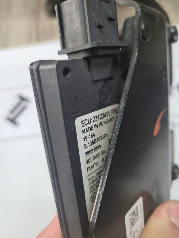 VOLVO RADAR DISTRONIK MOCOWANIE RENAULT GAMA T C K RANGE VOLVO FH 4 FM 4 FH 5 - Sensor por Camião: foto 5 VOLVO RADAR DISTRONIK MOCOWANIE RENAULT GAMA T C K RANGE VOLVO FH 4 FM 4 FH 5 - Sensor por Camião: foto 5