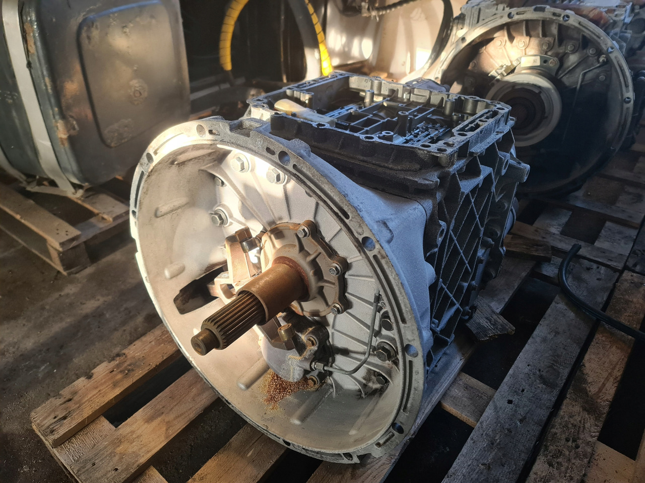 VOLVO SKRZYNIA BIEGÓW RENAULT DXI VOLVO FH FM VT2412B - Caixa de velocidade por Camião: foto 3 VOLVO SKRZYNIA BIEGÓW RENAULT DXI VOLVO FH FM VT2412B - Caixa de velocidade por Camião: foto 3