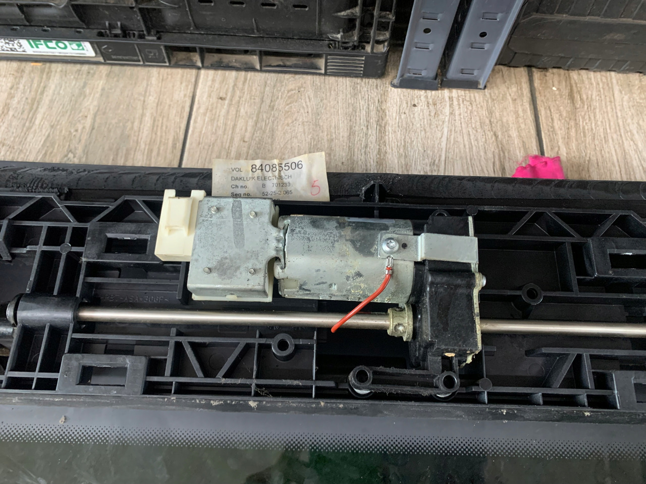 VOLVO SZYBERDACH KOMPLETNY VOLVO FH 4 - Cabine e interior por Camião: foto 4 VOLVO SZYBERDACH KOMPLETNY VOLVO FH 4 - Cabine e interior por Camião: foto 4