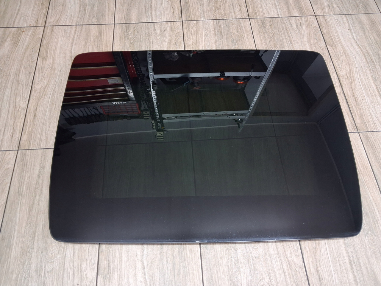 VOLVO SZYBERDACH SZKLANY SZKŁO SZYBERDACHU VOLVO FH 4 - Cabine e interior por Camião: foto 1 VOLVO SZYBERDACH SZKLANY SZKŁO SZYBERDACHU VOLVO FH 4 - Cabine e interior por Camião: foto 1