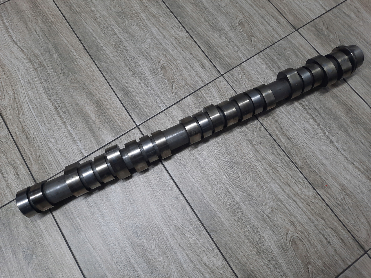 VOLVO WAŁEK ROZRZĄDU VOLVO FM 4 D11K RENAULT GAMA T RANGE DTI 11 - Árvore de cames por Camião: foto 1 VOLVO WAŁEK ROZRZĄDU VOLVO FM 4 D11K RENAULT GAMA T RANGE DTI 11 - Árvore de cames por Camião: foto 1