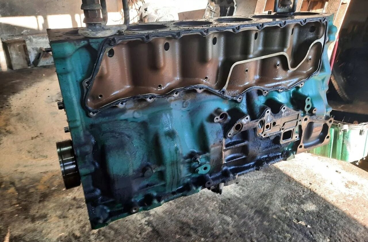 Volvo BLOK A TŁOKI WAŁ KORBOWY FM 9 D11C EUV. Volvo - Motor por Camião: foto 4 Volvo BLOK A TŁOKI WAŁ KORBOWY FM 9 D11C EUV. Volvo - Motor por Camião: foto 4