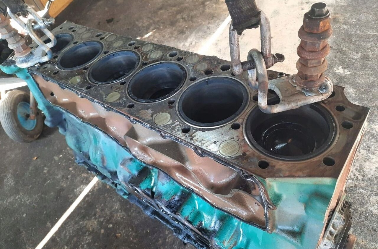 Volvo BLOK A TŁOKI WAŁ KORBOWY FM 9 D11C EUV. Volvo - Motor por Camião: foto 5 Volvo BLOK A TŁOKI WAŁ KORBOWY FM 9 D11C EUV. Volvo - Motor por Camião: foto 5