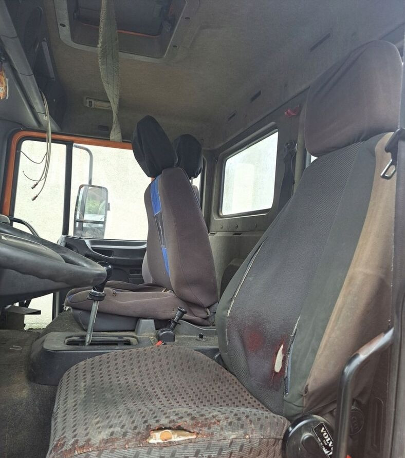 Volvo FL 6 00-06 - Cabine por Camião: foto 4 Volvo FL 6 00-06 - Cabine por Camião: foto 4