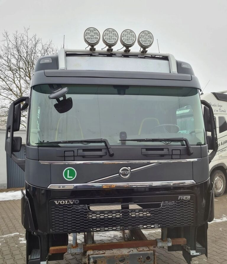 Volvo KOMPLETNA FH 16 750 EURO 6 GLOBETROTTER 2018 ROK Volvo VOLVO FH 16 750 EURO 6 GLOBETROTTER 2018 ROK - Cabine por Camião: foto 1 Volvo KOMPLETNA FH 16 750 EURO 6 GLOBETROTTER 2018 ROK Volvo VOLVO FH 16 750 EURO 6 GLOBETROTTER 2018 ROK - Cabine por Camião: foto 1
