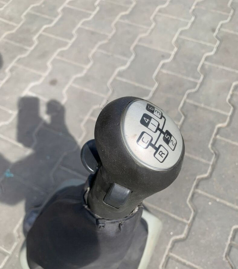 Volvo LEWAREK ZMIANY BIEGÓW GAŁKA VOLVO FH 4 MANUAL - Manete de mudanças por Camião: foto 1 Volvo LEWAREK ZMIANY BIEGÓW GAŁKA VOLVO FH 4 MANUAL - Manete de mudanças por Camião: foto 1