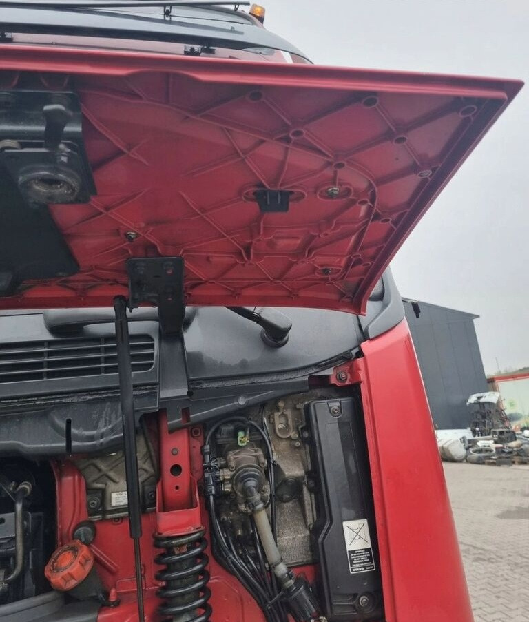 Volvo MASKA KOMPLETNA ATRAPA GRILL ORYGINAŁ FM 9 13 LIFT 82257549 Volvo ORYGINAŁ VOLVO FM 9 13 LIFT - Capô por Camião: foto 5 Volvo MASKA KOMPLETNA ATRAPA GRILL ORYGINAŁ FM 9 13 LIFT 82257549 Volvo ORYGINAŁ VOLVO FM 9 13 LIFT - Capô por Camião: foto 5