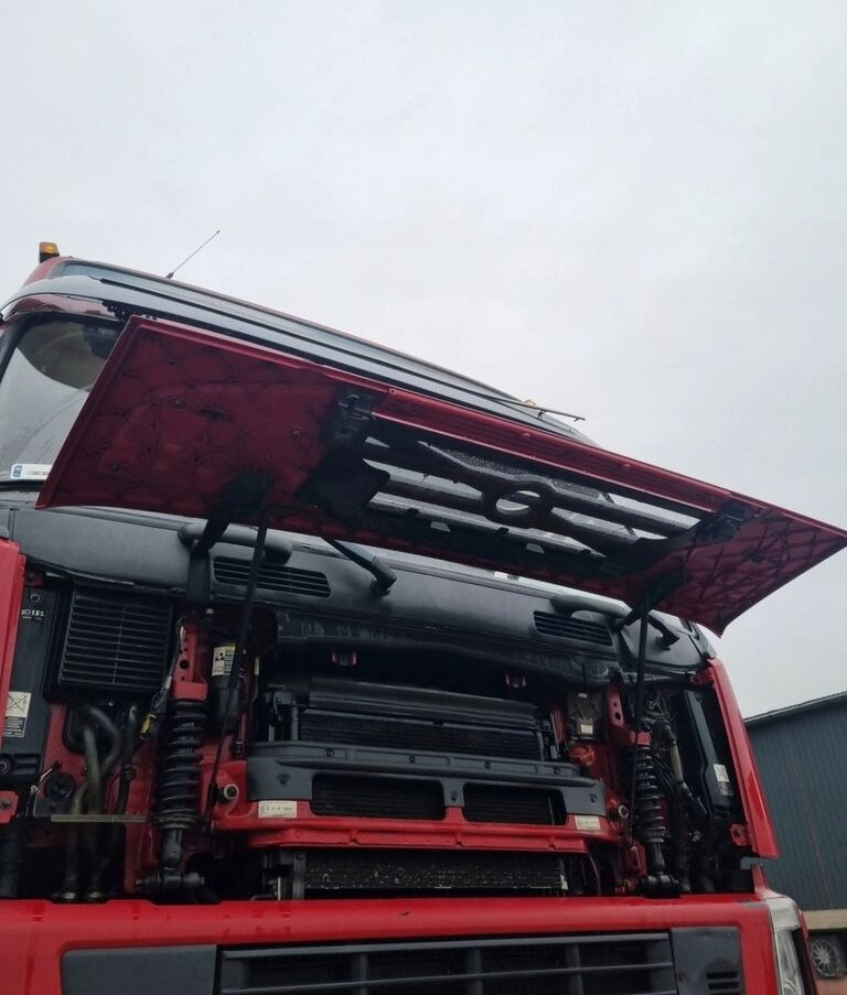 Volvo MASKA KOMPLETNA ATRAPA GRILL ORYGINAŁ FM 9 13 LIFT 82257549 Volvo ORYGINAŁ VOLVO FM 9 13 LIFT - Capô por Camião: foto 3 Volvo MASKA KOMPLETNA ATRAPA GRILL ORYGINAŁ FM 9 13 LIFT 82257549 Volvo ORYGINAŁ VOLVO FM 9 13 LIFT - Capô por Camião: foto 3