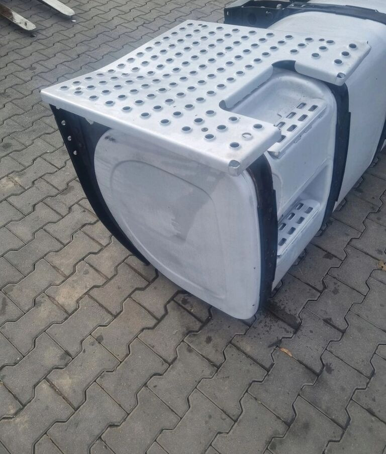 Volvo OE 20873121 Renault RENAULT PREMIUM MAGNUM DXI GAMA T VOLVO FH 13 4 truck - Tanque de combustível por Camião: foto 5 Volvo OE 20873121 Renault RENAULT PREMIUM MAGNUM DXI GAMA T VOLVO FH 13 4 truck - Tanque de combustível por Camião: foto 5