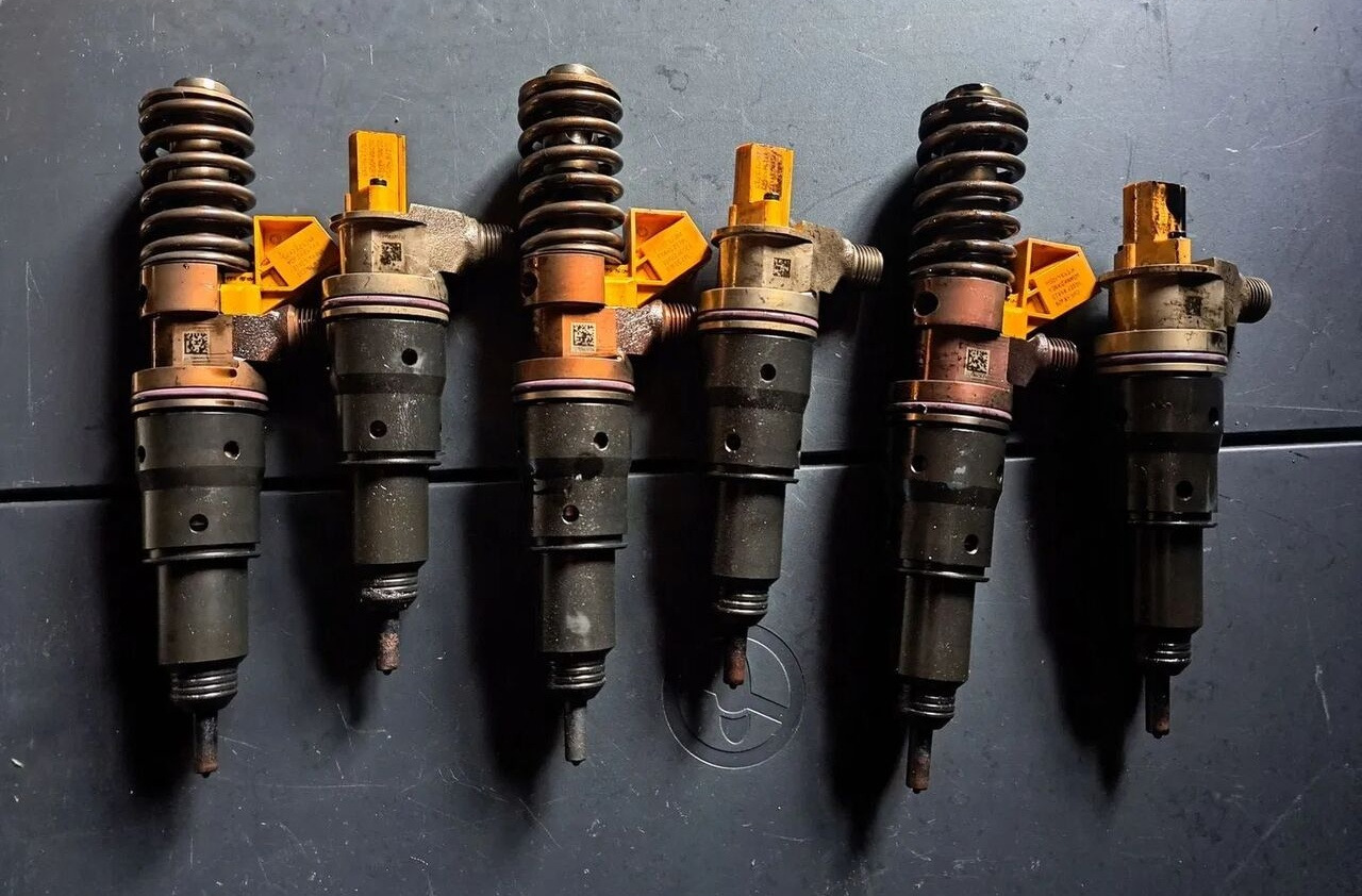 Volvo POMPOWTRYSKI COMMON RAIL FM 4 D11K RENAULT GAMA T DTI 11 Delphi RAIL VOLVO FM 4 D11K RENAULT GAMA T DTI 11 - Injector por Camião: foto 1 Volvo POMPOWTRYSKI COMMON RAIL FM 4 D11K RENAULT GAMA T DTI 11 Delphi RAIL VOLVO FM 4 D11K RENAULT GAMA T DTI 11 - Injector por Camião: foto 1