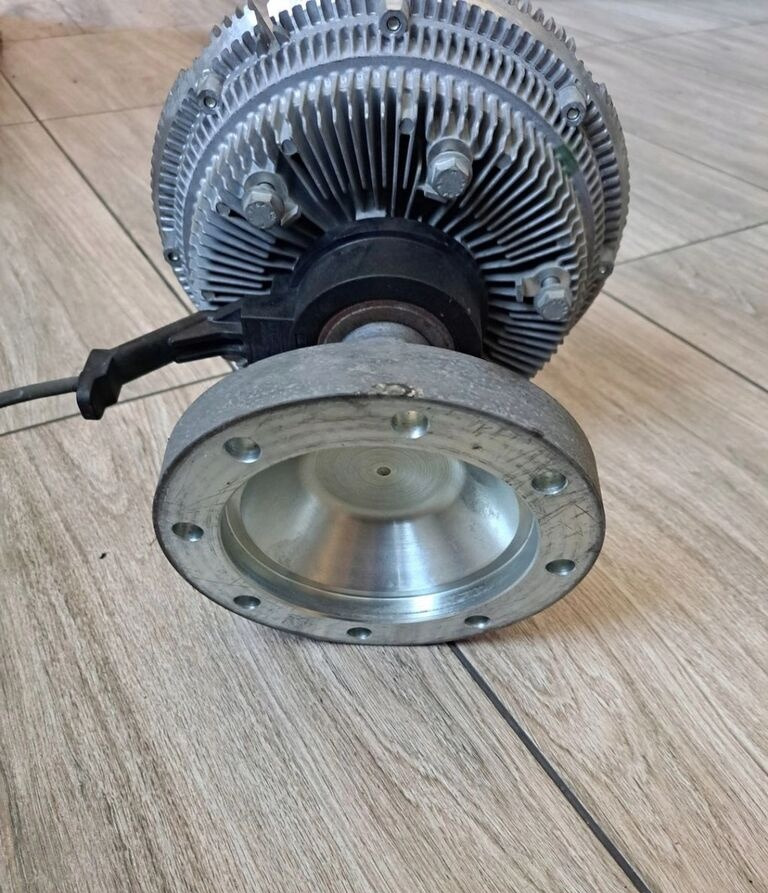Volvo SPRZEDAM VISCO WISKOZA WENTYLATOR RENAULT GAMA D FL EURO 6 22828598 Volvo - Ventilador por Camião: foto 4 Volvo SPRZEDAM VISCO WISKOZA WENTYLATOR RENAULT GAMA D FL EURO 6 22828598 Volvo - Ventilador por Camião: foto 4