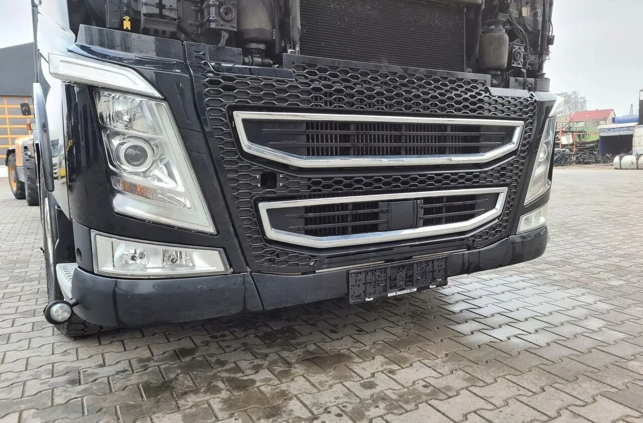 Volvo XENON ATRAPA GRILL FH 4 FH 16 EURO 6 Volvo XENON ATRAPA GRILL ZDERZAK VOLVO FH 4 FH 16 EURO 6 - Para-choque por Camião: foto 2 Volvo XENON ATRAPA GRILL FH 4 FH 16 EURO 6 Volvo XENON ATRAPA GRILL ZDERZAK VOLVO FH 4 FH 16 EURO 6 - Para-choque por Camião: foto 2