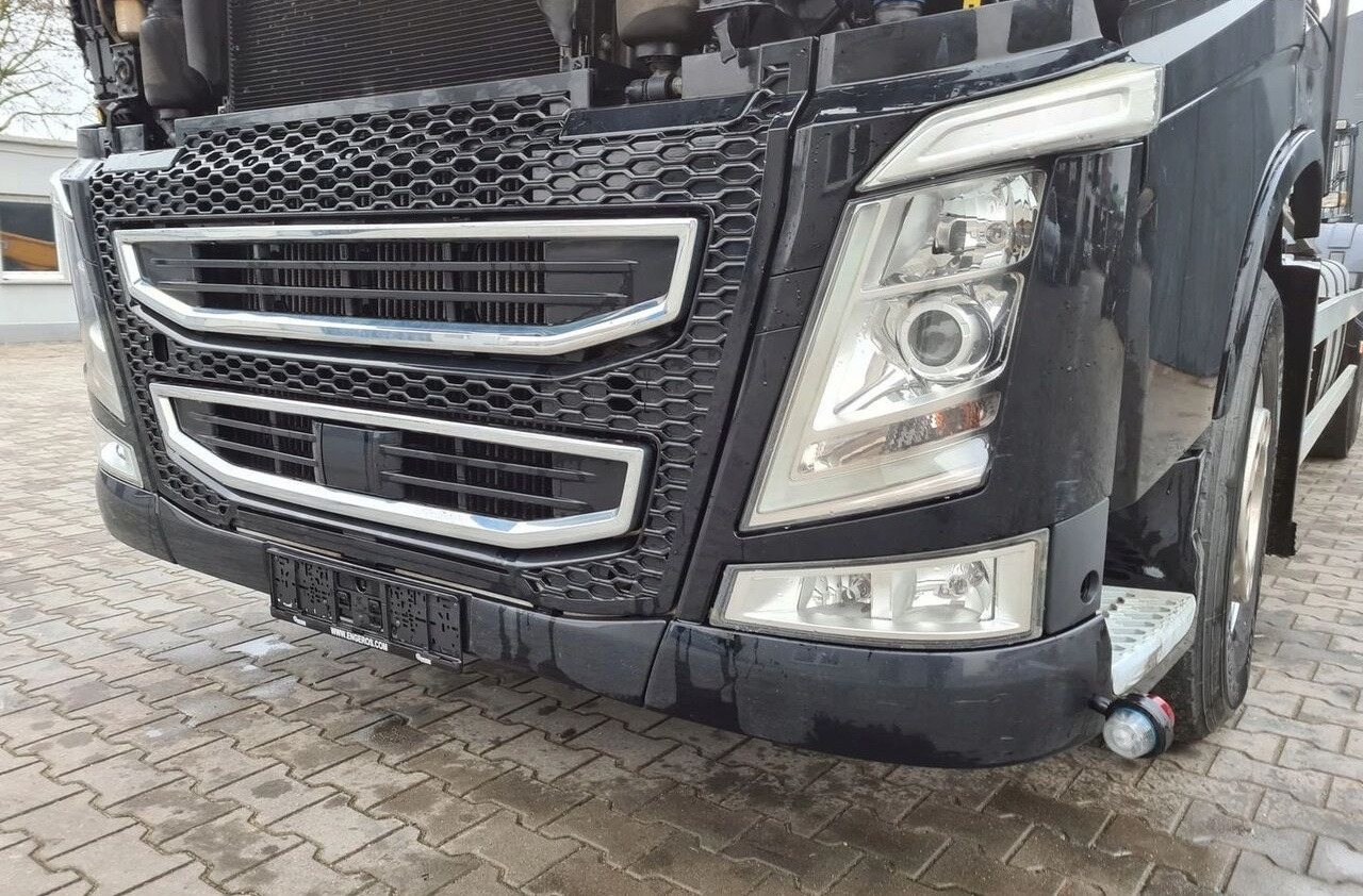 Volvo XENON ATRAPA GRILL FH 4 FH 16 EURO 6 Volvo XENON ATRAPA GRILL ZDERZAK VOLVO FH 4 FH 16 EURO 6 - Para-choque por Camião: foto 3 Volvo XENON ATRAPA GRILL FH 4 FH 16 EURO 6 Volvo XENON ATRAPA GRILL ZDERZAK VOLVO FH 4 FH 16 EURO 6 - Para-choque por Camião: foto 3