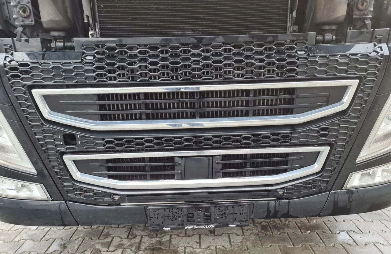 Volvo XENON ATRAPA GRILL FH 4 FH 16 EURO 6 Volvo XENON ATRAPA GRILL ZDERZAK VOLVO FH 4 FH 16 EURO 6 - Para-choque por Camião: foto 4 Volvo XENON ATRAPA GRILL FH 4 FH 16 EURO 6 Volvo XENON ATRAPA GRILL ZDERZAK VOLVO FH 4 FH 16 EURO 6 - Para-choque por Camião: foto 4