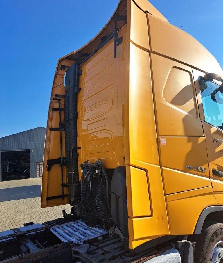Volvo Y OWIEWKI KABINY KOMPLET FH 4 EURO 6 GLOBETROTTER Volvo FH4 Euro 6 Globetrotter - Aerodinâmica/ Aerofólio por Camião: foto 1 Volvo Y OWIEWKI KABINY KOMPLET FH 4 EURO 6 GLOBETROTTER Volvo FH4 Euro 6 Globetrotter - Aerodinâmica/ Aerofólio por Camião: foto 1
