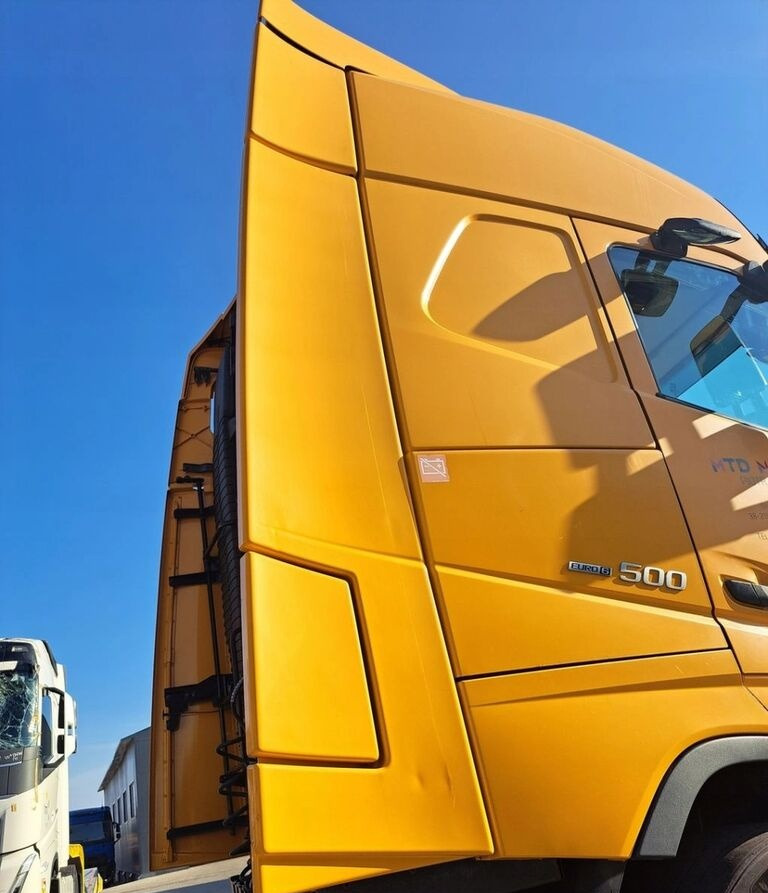 Volvo Y OWIEWKI KABINY KOMPLET FH 4 EURO 6 GLOBETROTTER Volvo FH4 Euro 6 Globetrotter - Aerodinâmica/ Aerofólio por Camião: foto 5 Volvo Y OWIEWKI KABINY KOMPLET FH 4 EURO 6 GLOBETROTTER Volvo FH4 Euro 6 Globetrotter - Aerodinâmica/ Aerofólio por Camião: foto 5
