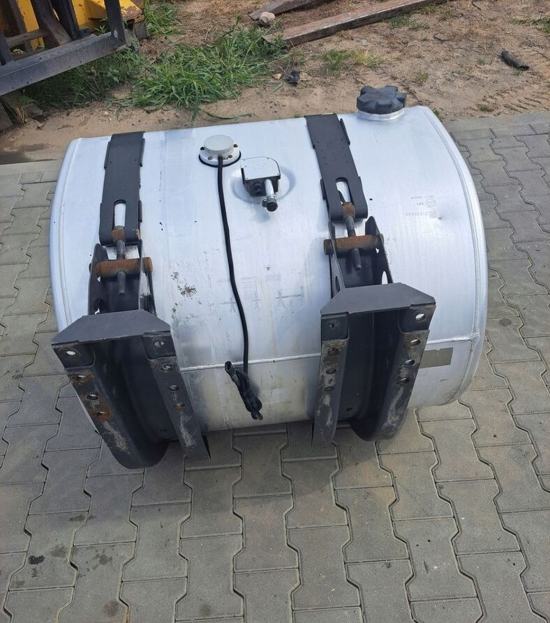Volvo ZBIORNIK PALIWA RENAULT GAMA RANGE T 90/70/70 365L 1 - Tanque de combustível por Camião: foto 1 Volvo ZBIORNIK PALIWA RENAULT GAMA RANGE T 90/70/70 365L 1 - Tanque de combustível por Camião: foto 1