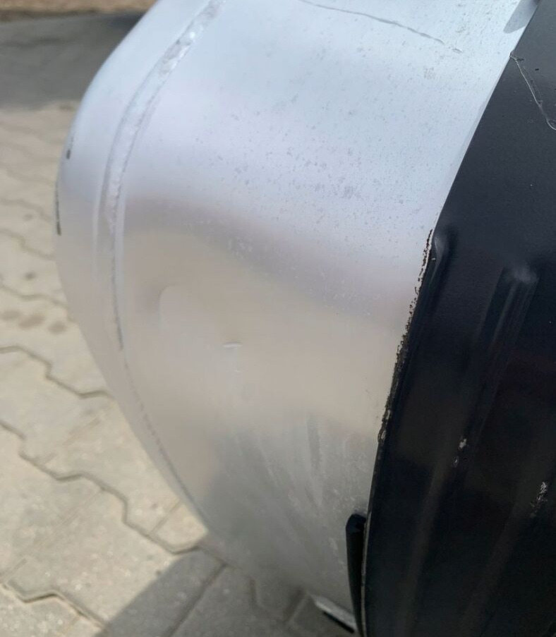 Volvo ZBIORNIK PALIWA RENAULT GAMA T VOLVO FH 4 FM 4 LOW DECK 82x69x56 21516469 - Tanque de combustível por Camião: foto 3 Volvo ZBIORNIK PALIWA RENAULT GAMA T VOLVO FH 4 FM 4 LOW DECK 82x69x56 21516469 - Tanque de combustível por Camião: foto 3