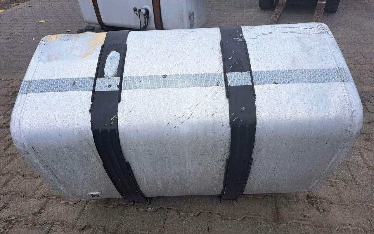 ZBIORNIK PALIWA RENAULT GAMA T VOLVO FH 4 FM 4 LOW DECK 100x69x5 22038777 - Tanque de combustível por Camião: foto 1 ZBIORNIK PALIWA RENAULT GAMA T VOLVO FH 4 FM 4 LOW DECK 100x69x5 22038777 - Tanque de combustível por Camião: foto 1