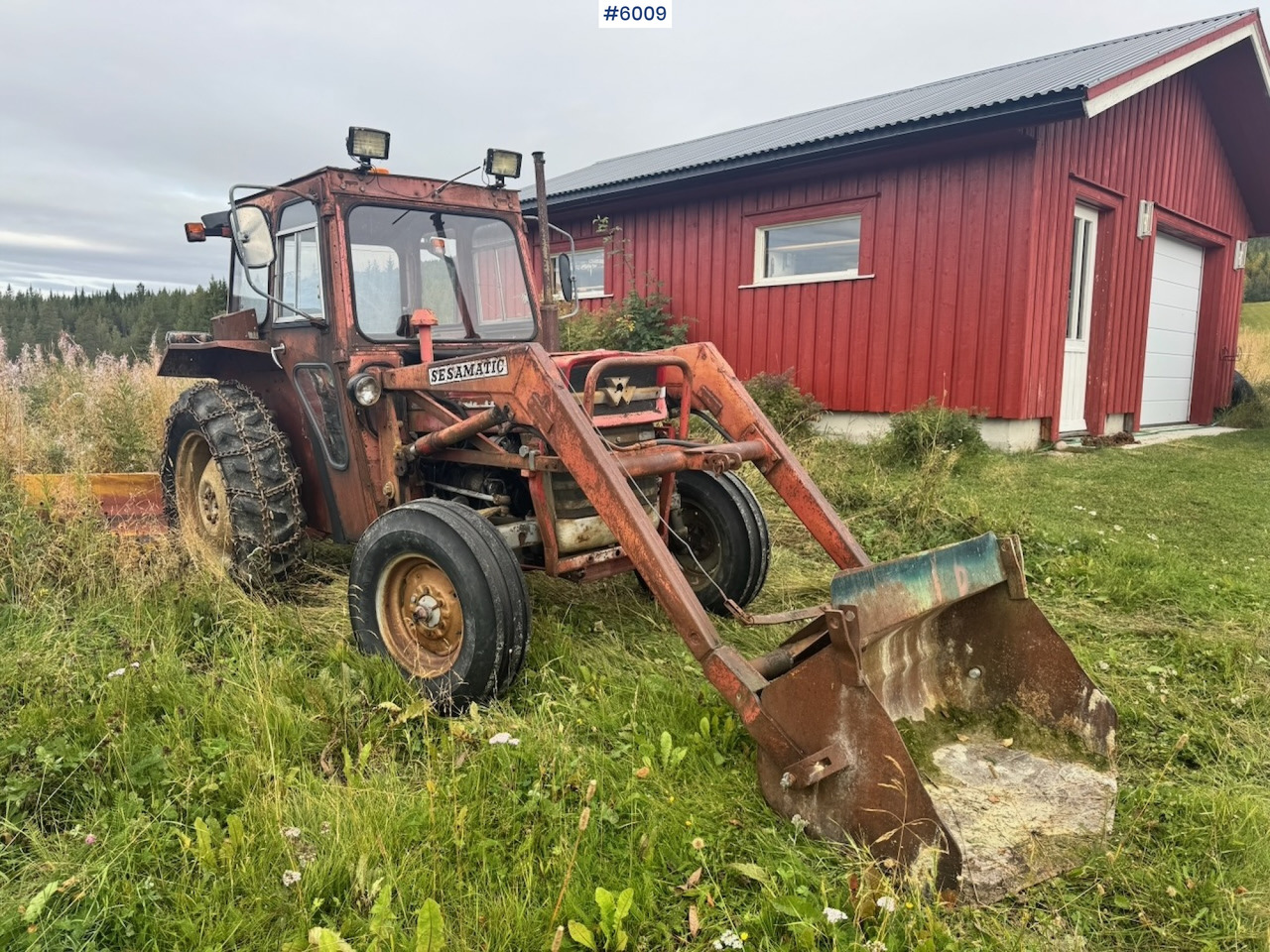 1971 Massey-Ferguson 135 incl. front loader, bucket, rear scraper, and log splitter/firewood machine - Trator: foto 1 1971 Massey-Ferguson 135 incl. front loader, bucket, rear scraper, and log splitter/firewood machine - Trator: foto 1
