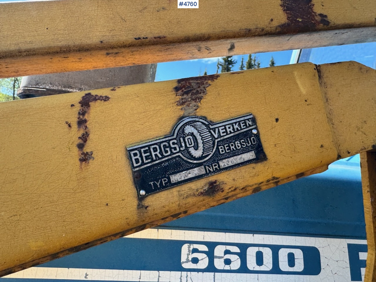 Trator 1978 Ford 6600 4x4 w/ Front Loader, Bucket, Twin Wheels and Winch.: foto 16