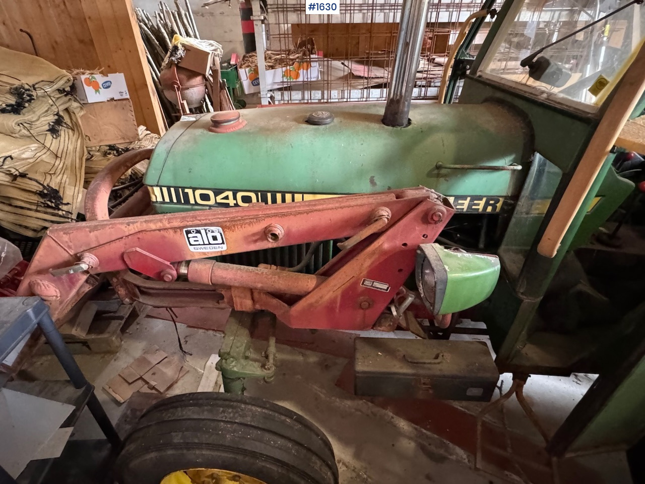 1981 John Deere 1040 w/ front loader & triangle - Trator: foto 4 1981 John Deere 1040 w/ front loader & triangle - Trator: foto 4