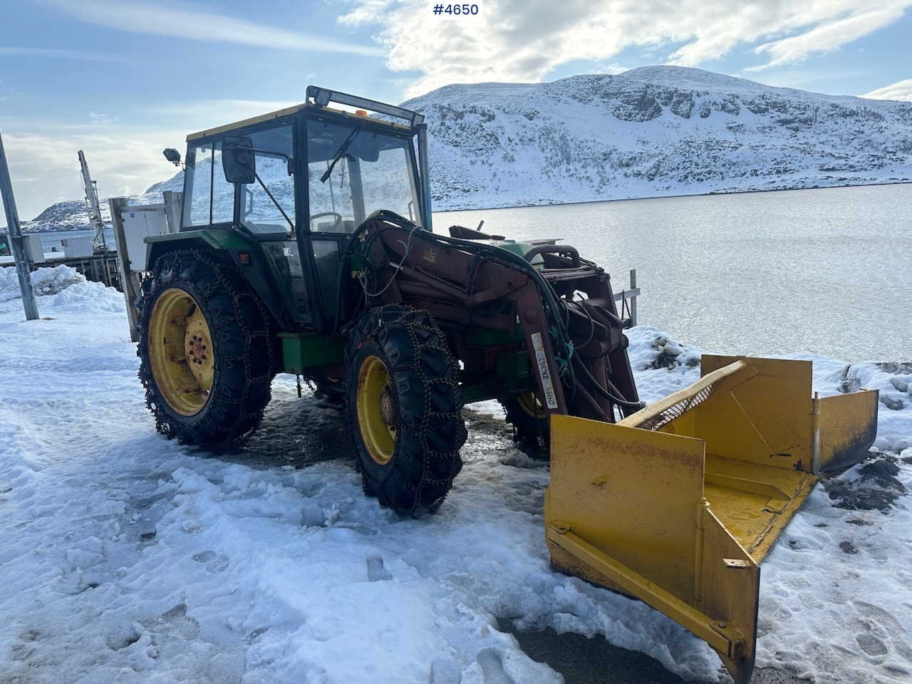 Trator 1981 John Deere 2040 w/ loader, triangle, snow blower, pallet forks and hydraulic unit. WATCH VIDEO.: foto 9