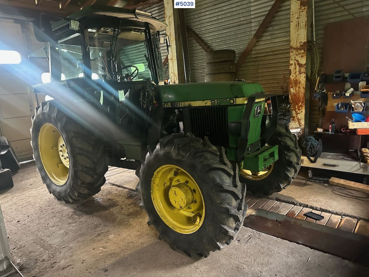 1987 John Deere 2850 Synchron w/ front loader - Trator: foto 1 1987 John Deere 2850 Synchron w/ front loader - Trator: foto 1