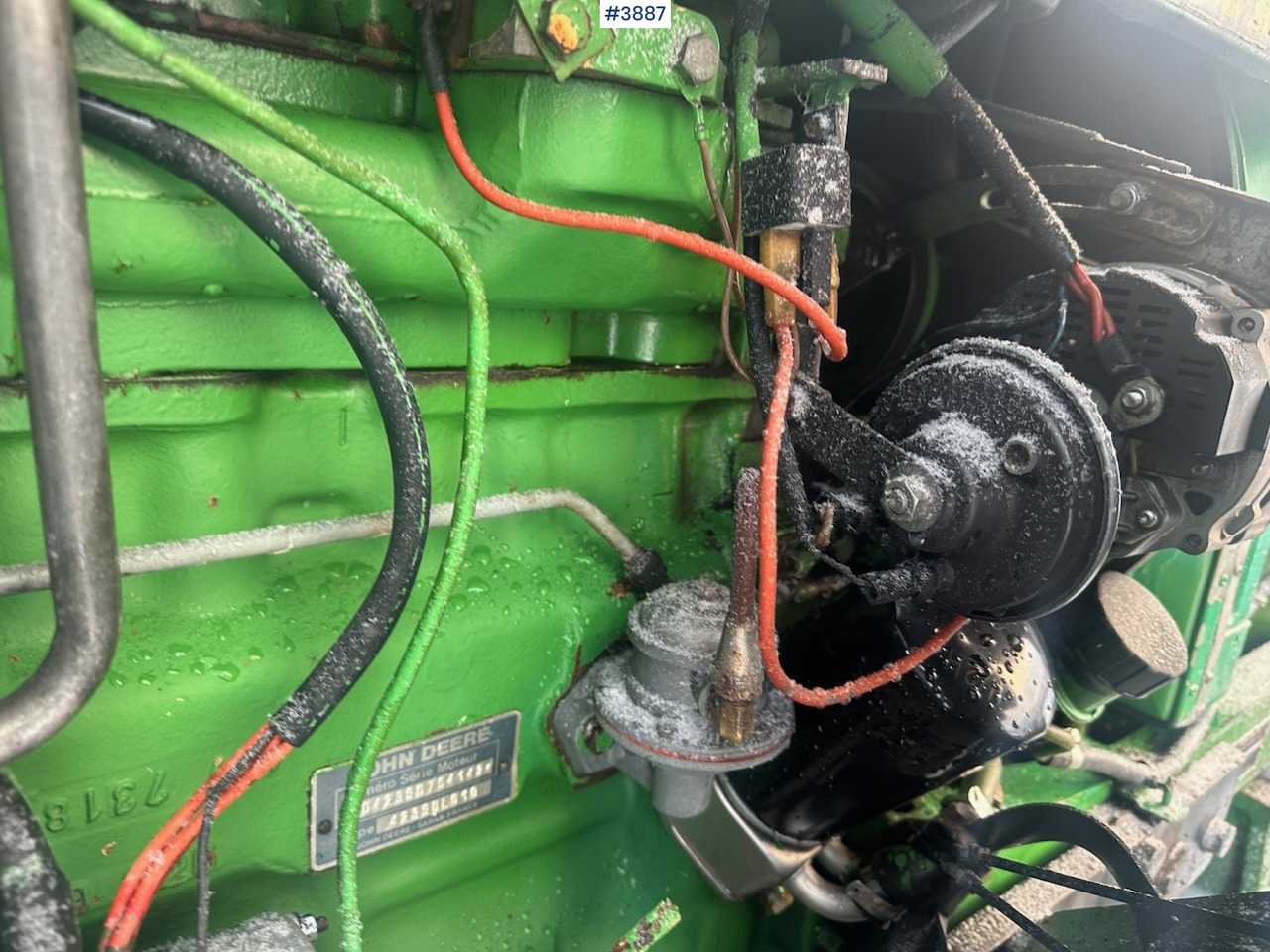 Leasing de  1987 John Deere Power Synchron 2450 4x4 w/ Quicke 4300 front loader, snow blower and gravel bucket. WATCH VIDEO. 1987 John Deere Power Synchron 2450 4x4 w/ Quicke 4300 front loader, snow blower and gravel bucket. WATCH VIDEO.: foto 30