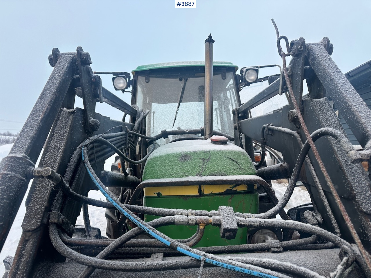 Leasing de  1987 John Deere Power Synchron 2450 4x4 w/ Quicke 4300 front loader, snow blower and gravel bucket. WATCH VIDEO. 1987 John Deere Power Synchron 2450 4x4 w/ Quicke 4300 front loader, snow blower and gravel bucket. WATCH VIDEO.: foto 45