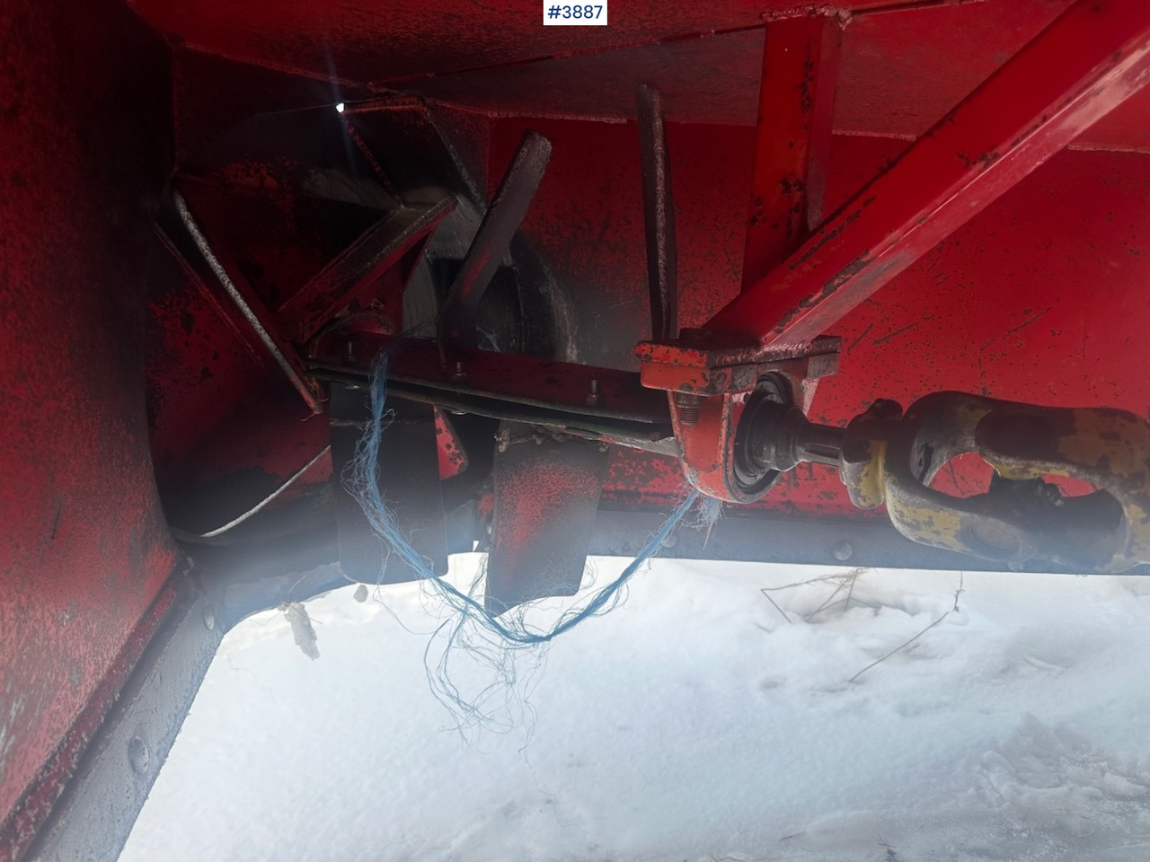 Leasing de  1987 John Deere Power Synchron 2450 4x4 w/ Quicke 4300 front loader, snow blower and gravel bucket. WATCH VIDEO. 1987 John Deere Power Synchron 2450 4x4 w/ Quicke 4300 front loader, snow blower and gravel bucket. WATCH VIDEO.: foto 18