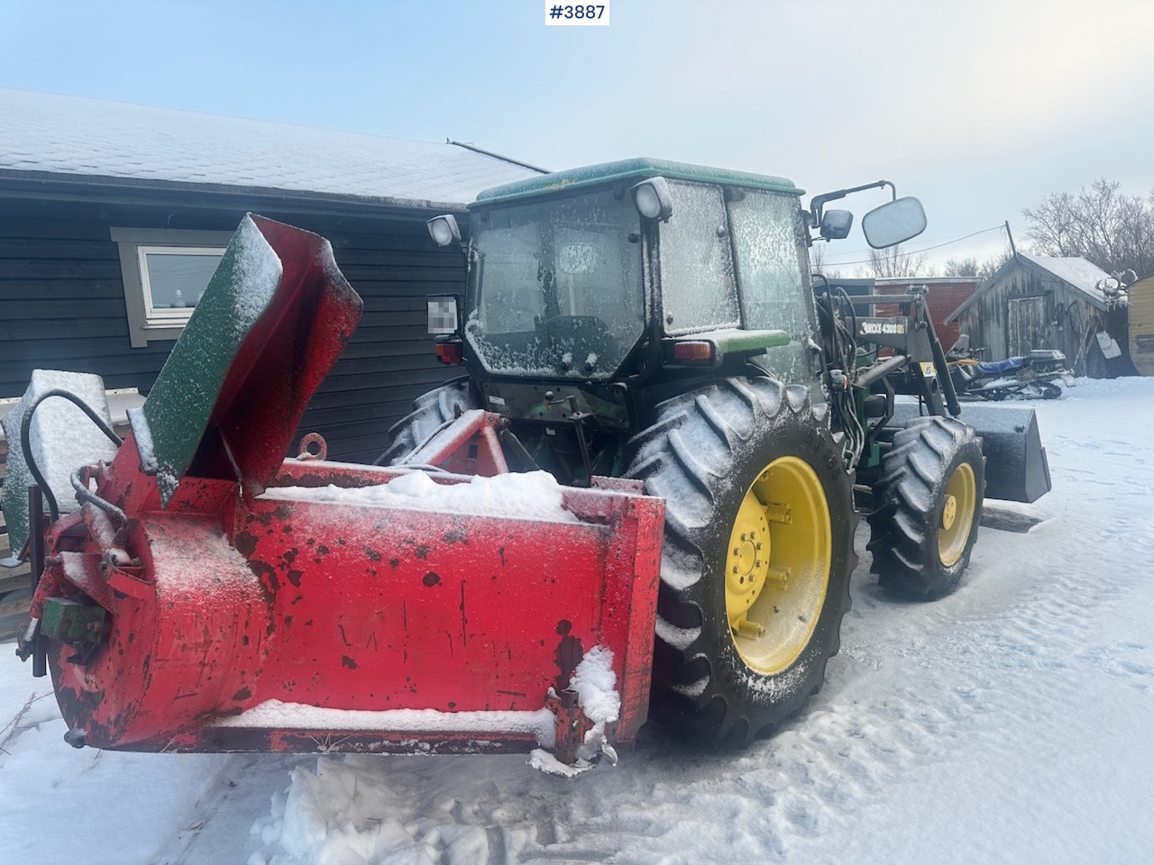 1987 John Deere Power Synchron 2450 4x4 w/ Quicke 4300 front loader, snow blower and gravel bucket. WATCH VIDEO. - Trator: foto 3 1987 John Deere Power Synchron 2450 4x4 w/ Quicke 4300 front loader, snow blower and gravel bucket. WATCH VIDEO. - Trator: foto 3